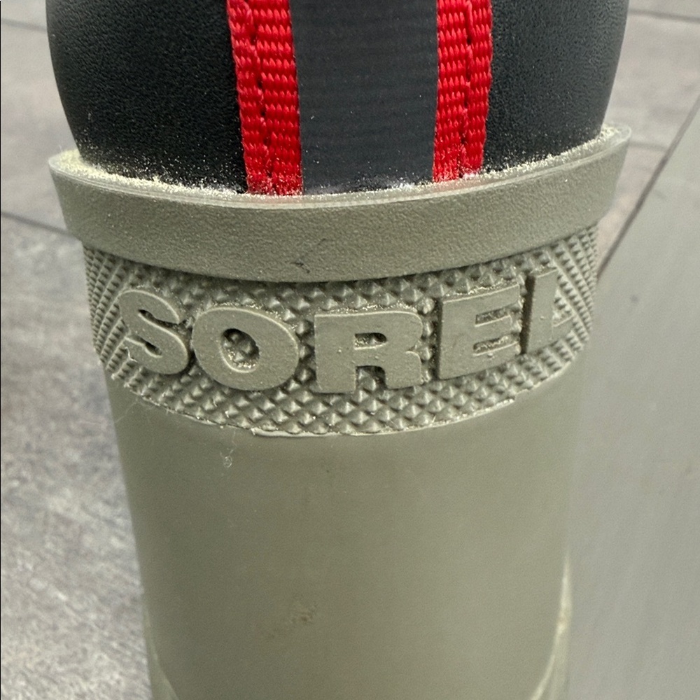 Like NEW! Leather Sorel Brex Heel Lug Chelsea Boot in Olive Green, size 8 - Picture 8 of 11